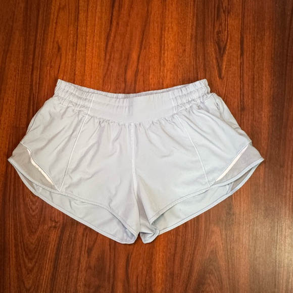 Lululemon Hotty Hot High-Rise Lined Short 2.5" - Picture 5 of 8